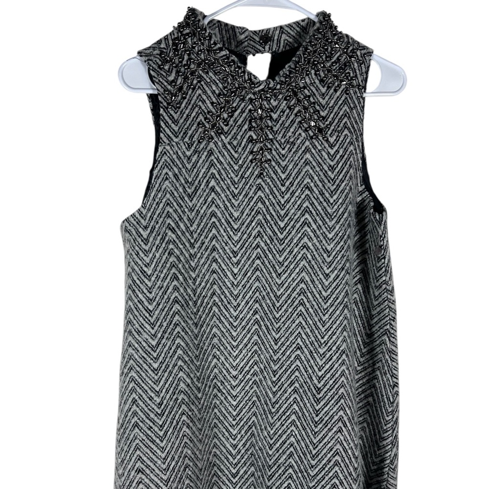 Romeo and Juliet Couture Sleeveless Shift Dress w Beaded Neckline Size M